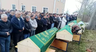 İstanbul'da Kaza Sonucu Hayatını Kaybeden 5 Kişilik Aile Samsun'da Toprağa Verildi