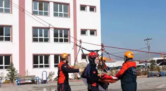 Kırşehir'de yapılan deprem tatbikatı gerçeğini aratmadı