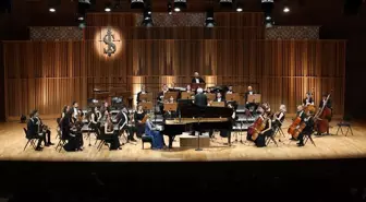 KKTC Cumhurbaşkanlığı Senfoni Orkestrası İş Sanat'ta Konser Verdi