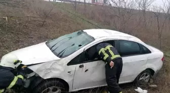 Lüleburgaz'da Kontrolden Çıkan Otomobil Yol Kenarındaki Yeşil Alana Uçtu