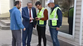 Salihli Kaymakamı Mehmet Kamil Sağlam, Ramiz Turan Spor Kompleksi inşaatını inceledi