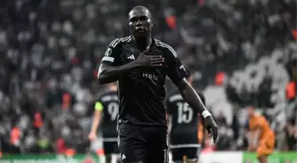 Beşiktaş'ta neler oluyor? Derbide ıslıklanan Aboubakar, yönetime resti çekti