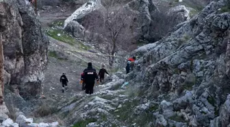 Elazığ'da Harput Kalesi'nin Arkasında Genç Bir Kişi Ölü Olarak Bulundu