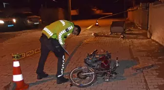 Konya'da motosiklet çöp konteynerine çarptı: 2 yaralı