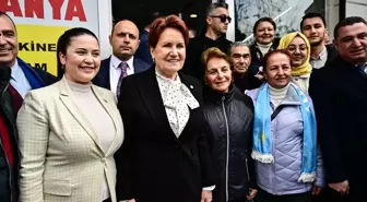 Meral Akşener Kartal'da esnaf ziyaretinde bulundu