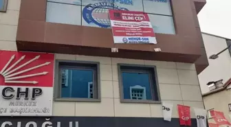 CHP Genel Başkanı Özel'e pankartlı protesto