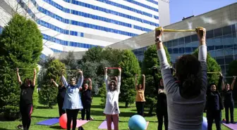 Mersin Şehir Hastanesi'nde Gebe Okulu'nda Dünya Kadınlar Günü kutlaması