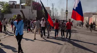 Çete üyelerinin hapishaneden firar ettiği Haiti'de OHAL süresi 1 ay uzatıldı