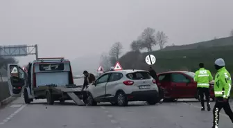 Samsun'da Otomobil Kazası: 3 Kişi Yaralandı