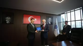 Ulaştırma Bakanı Biga Belediyesini Ziyaret Etti