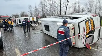 Bartın'da İki İşçi Servisi Çarpışması: 1 Ölü, 27 Yaralı