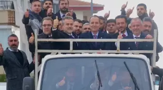 Fatih Erbakan, babası ile özdeşleşen kamyon kasası pozunu verdi