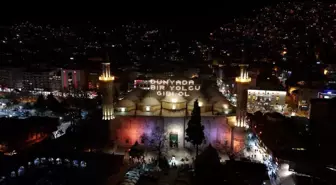 Bursa'daki Ulu Camii'ne mahya asıldı