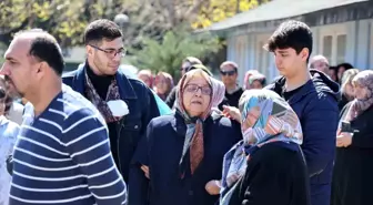 Adana'da Ayrıldığı Astsubay Kocası Tarafından Öldürülen Başhekim Yardımcısı Toprağa Verildi