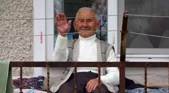 Ordu'da 100 yaşına giren Hüseyin Aydoğan doğum günü pastasıyla kutlandı