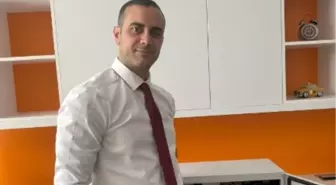 Alphan Kolaşinliler kimdir? Memleket Partisi İzmir Gaziemir Belediye Başkan Adayı Alphan Kolaşinliler kaç yaşında, nereli?