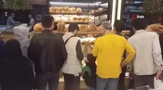 Fırınlarda pide kuyruğu oluştu