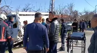 Malatya'da kamyonet ile otomobilin karıştığı kazada 3 kişi yaralandı