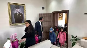 Kaymakam Muhammed Burak Akköz, minik öğrencilerle buluştu