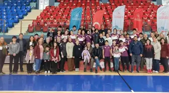 Düzce'de Okul Sporları Yıldızlar Taekwondo Müsabakaları Tamamlandı