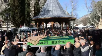 Alman turistlerle dağ kayağı yapan kadın rehber İsmet İnan'ın cenazesi Amasya'da defnedildi