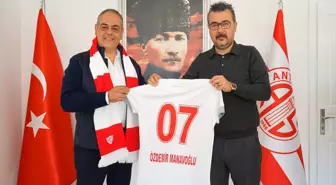 Cumhur İttifakı'nın Muratpaşa Belediye Başkan Adayı Özdemir Manavoğlu Antalyaspor Kulübü'nü Ziyaret Etti