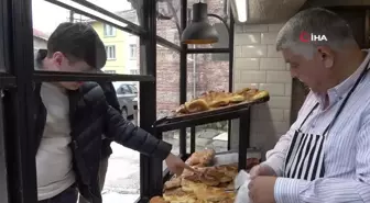 91 yıllık gelenek...İftarlık tabanca, kılıç ve testiler büyük ilgi görüyor