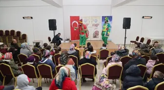 Kayseri'de Çocuklar Hacivat-Karagöz Oyununu İzledi