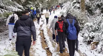 Öğrenciler, yaylaları kar yürüyüşü ile keşfetti