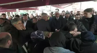 İstanbul'da TIR Kazasında Hayatını Kaybeden Aile İçin Cenaze Töreni Düzenlendi