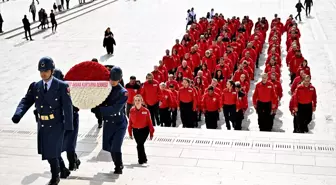 AKUT Arama Kurtarma Derneği Anıtkabir'i ziyaret etti