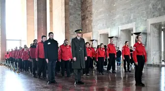 AKUT Arama Kurtarma Derneği Anıtkabir'i ziyaret etti