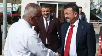 Hamza Dağ, İzmir'de taksicilere kabin ve kamera sistemi hediye edecek