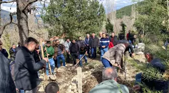 Bilecik'te 3 Dönem Görev Yapan Muhtarın Cenazesi Defnedildi