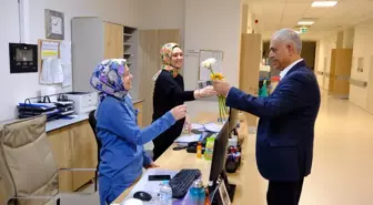 AK Parti Bilecik Belediye Başkan Adayı Mustafa Yaman, Tıp Bayramı dolayısıyla hastaneyi ziyaret etti