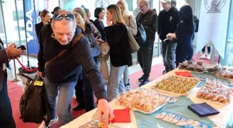 Dalaman Havalimanı'na İngiltere'den gelen turistler karşılandı