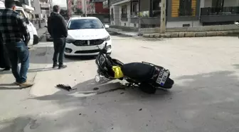 Isparta'da motosiklet ile otomobil çarpıştı, çocuk yaralandı