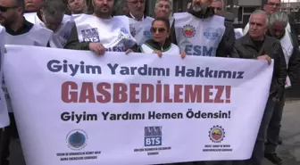 Kamu Emekçileri Giyim Yardımı İçin Protesto Etti