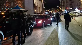 Alaca'da polisten şok uygulama