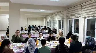 Bayat Kaymakamı Seher Söyler, kız öğrencilerle iftarda buluştu