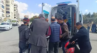 Şanlıurfa'da otomobil ile motosiklet çarpışması: 1 yaralı