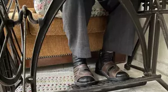 83 Yaşındaki Terzi, İlerleyen Yaşına Rağmen Mesleğini Sürdürüyor