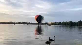 2024 Kanberra Balon Şöleni'nden çeşitli görüntüler