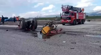 Isparta'da traktör ile otomobil çarpışması: 4 yaralı