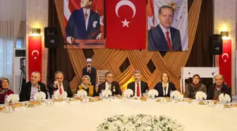 Uşak Valisi Turan Ergün, şehit yakınları ve gazilerle iftarda bir araya geldi