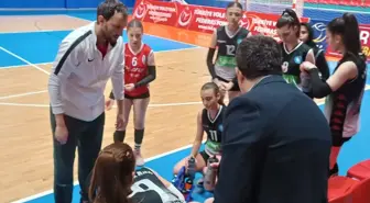 Vezirköprü Voleybol Takımı Yıldız Kızlar İl Birincisi Oldu