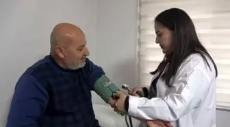 Depremde hayat kurtaran doktor İbn-i Sina Hizmet Ödülü'ne layık görüldü