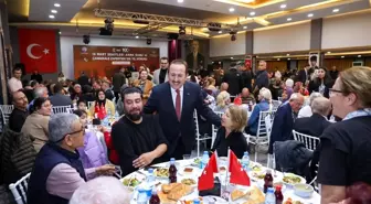 Mersin Valisi Ali Hamza Pehlivan ve eşi Yıldız Pehlivan, şehit aileleri ve gazileri iftar programında ağırladı