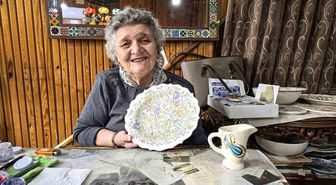 77 Yaşındaki Kadın, Çini Atölyesi Kurarak Yurt Dışına Ürün Gönderiyor