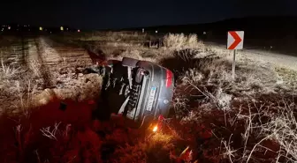 Çorum'un Alaca ilçesinde otomobil şarampole devrildi, 3 kişi yaralandı